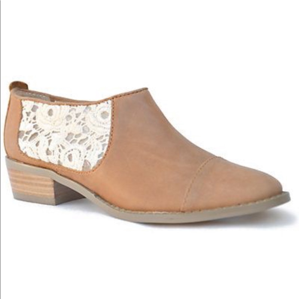 NEW Anthropologie Leather Laced Low Ankle Bootie - Picture 3 of 3